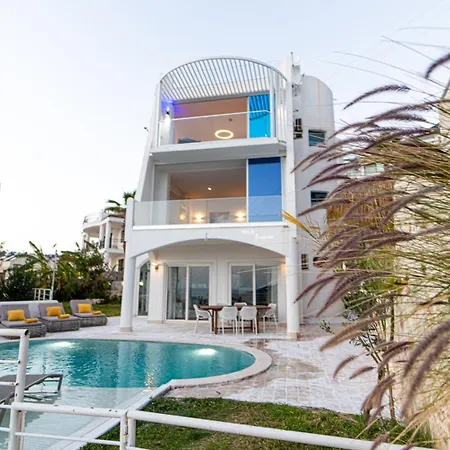 Santorini Hotell *