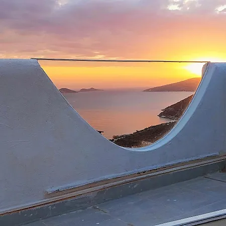 Santorini Hotell *